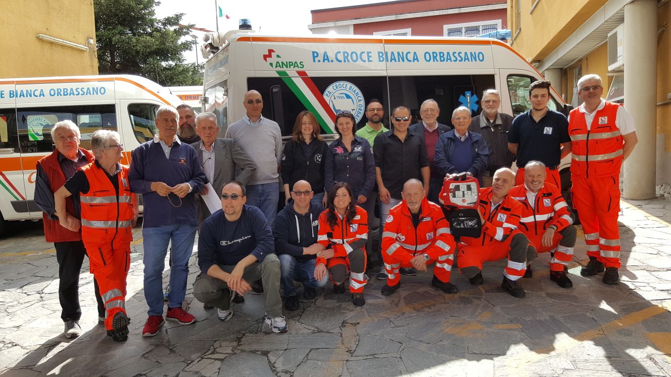 Comunicato stampa Anpas - PROGETTI MEDICAL DONA DEFIBRILLATORE ALLA CROCE BIANCA ORBASSANO